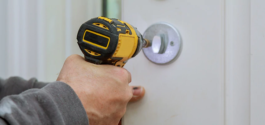 Street Locksmith For Smart Lock Repair in Lake in the Hills